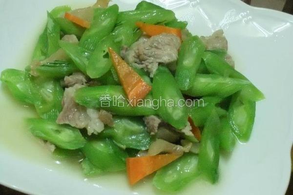 蒜味肉片炒蛇瓜