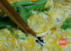 珊瑚菇炒蛋的做法图解5