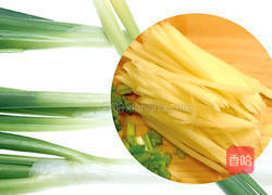 芹菜炒乌贼的做法图解3