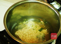 鲜蚵泡菜面的做法图解3