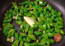 奶油玉米炒脆豆的做法图解3