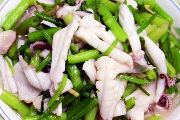 芹菜炒乌贼的精选做法
