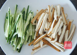 凉拌手撕鸡的做法图解3