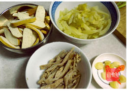 榨菜炒肉丝豆干的做法图解1