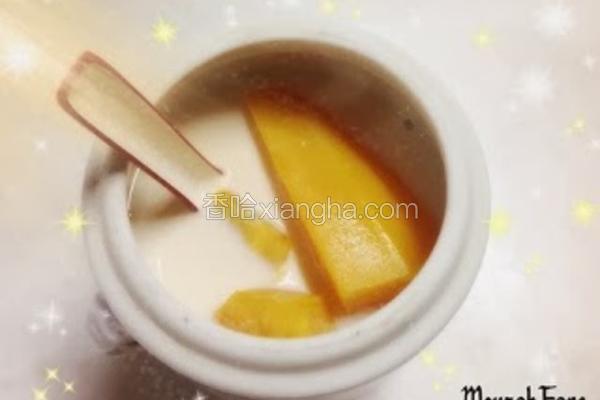 木瓜炖鲜奶