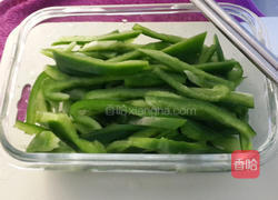 青椒肉丝的做法图解1