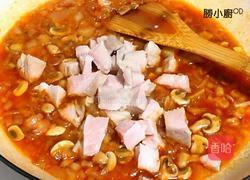 茄香蘑菇猪肉面的做法图解2