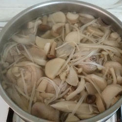 综合菇鸡汤的做法[图]
