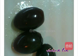 韭菜炒皮蛋的做法图解1