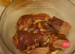 柚香排骨的做法图解1