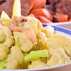 肉丝炒花椰菜的做法[图]