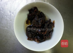 桂圆麻油煨鸭血糕的做法图解2