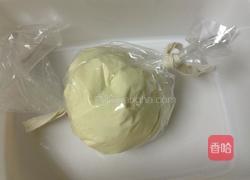 牛奶白面包的做法图解2