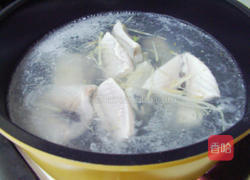 虱目鱼肚芦笋汤的做法图解3