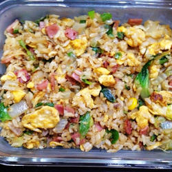 火腿蛋炒糙米饭的做法[图]