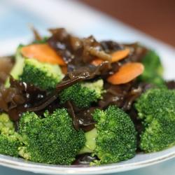 素蚝油香炒花椰菜的做法[图]