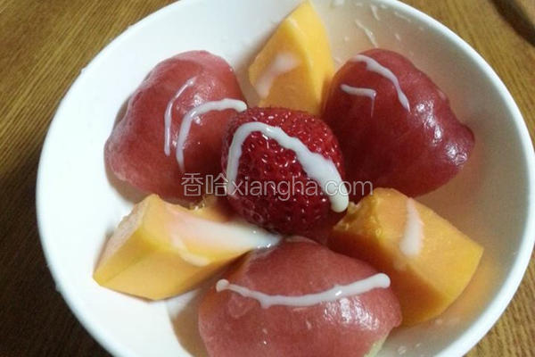 草莓水果拼盘