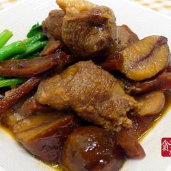 鱿鱼栗子红烧肉的做法[图]