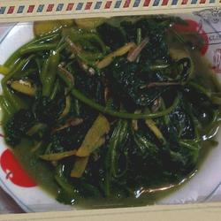 姜爆鱼干地瓜叶的做法[图]