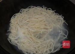 咖哩鸡腿拌面的做法图解3