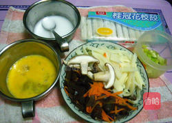 酸辣墨鱼饺汤的做法图解1