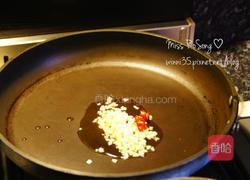 蒜香番茄意大利面的做法图解2