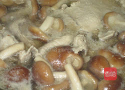 一天橄榄油鲜菇汤的做法图解3