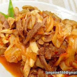 泡菜猪肉炒鲍菇的做法[图]