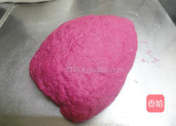 甜菜根养身馒头的做法图解1