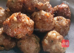 扬出丸子烩白菜的做法图解5