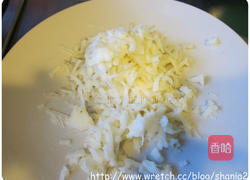 红萝卜马铃薯煎饼的做法图解1