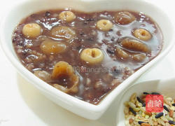 桂圆莲子杂粮粥的做法图解1