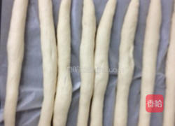 岩盐扭结面包的做法图解3