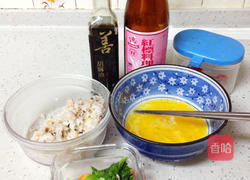 麻油蛋炒饭的做法图解1