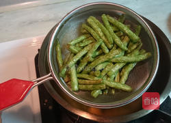 干煸四季豆的做法图解3