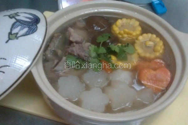 排骨鲜菇蔬菜汤
