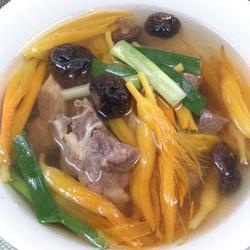 金针排骨汤的做法[图]