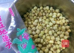 冰糖木耳莲子汤的做法图解1