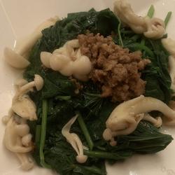雪菇拌肉燥番薯叶的做法[图]