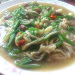 水莲炒针菇猪肉丝的做法[图]