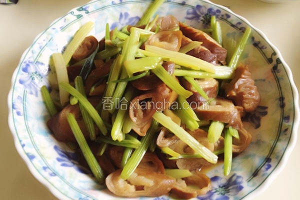 芹菜炒肥肠