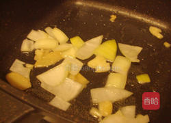 韩式泡菜炒干贝的做法图解3