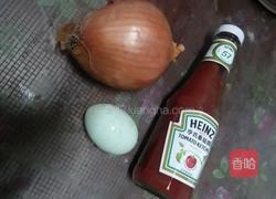 茄汁烩洋葱蛋的做法图解1