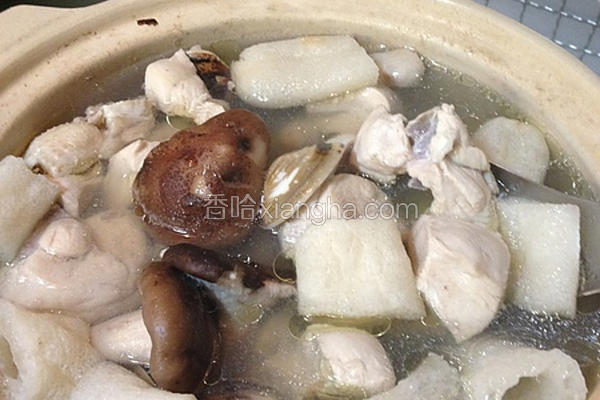 竹笙蛤蛎炖鸡汤