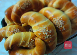 鲜奶乳酪牛角面包的做法图解5