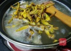 金针香菇排骨汤的做法图解6