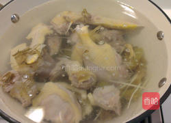 咸菜鸭肉汤的做法图解2