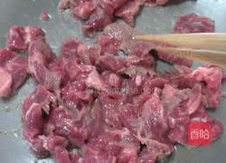 红黄甜椒炒牛肉的做法图解2