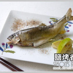 盐烤香鱼的做法[图]