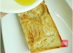 橄榄油酪梨烤土司的做法图解2